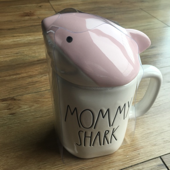 New Rae Dunn Baby Chick Mommy Shark Mug w/ Lid Set - Picture 7 of 11